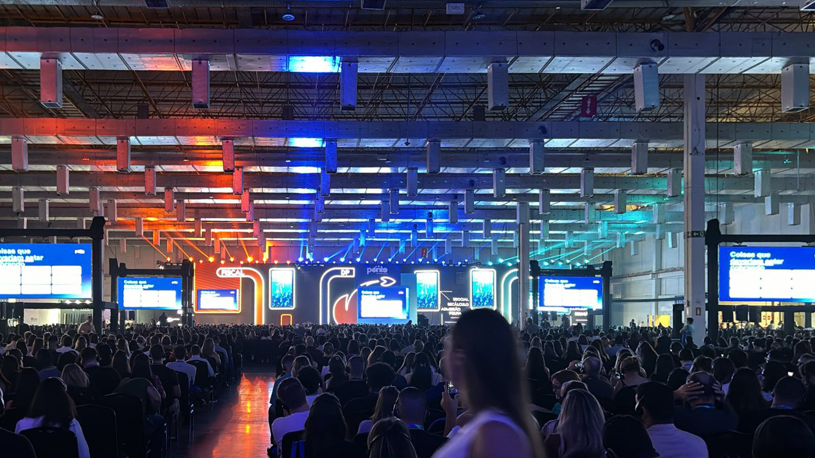 Equipe Perfil marca presença no evento Ponto Fora da Curva